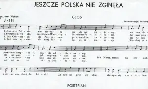Jeszcze Polska nie zginęła" - nuty i tekst pieśni patriotycznej. W tle fortepian.