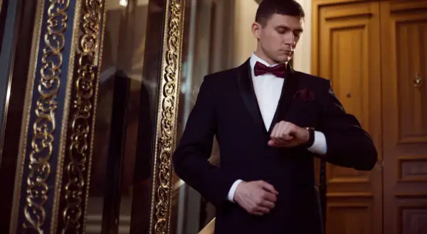 Jak ubrać się do opery mężczyzna? Poradnik elegancji