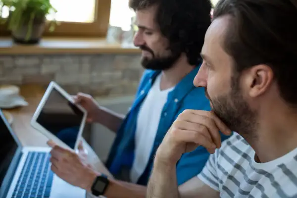 App kontra przeglądarka: gdzie gra się lepiej online?